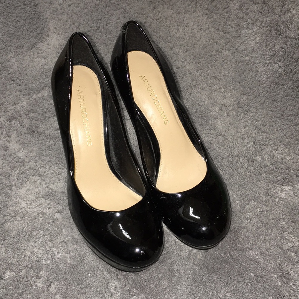 Arturo Chiang Round Heels